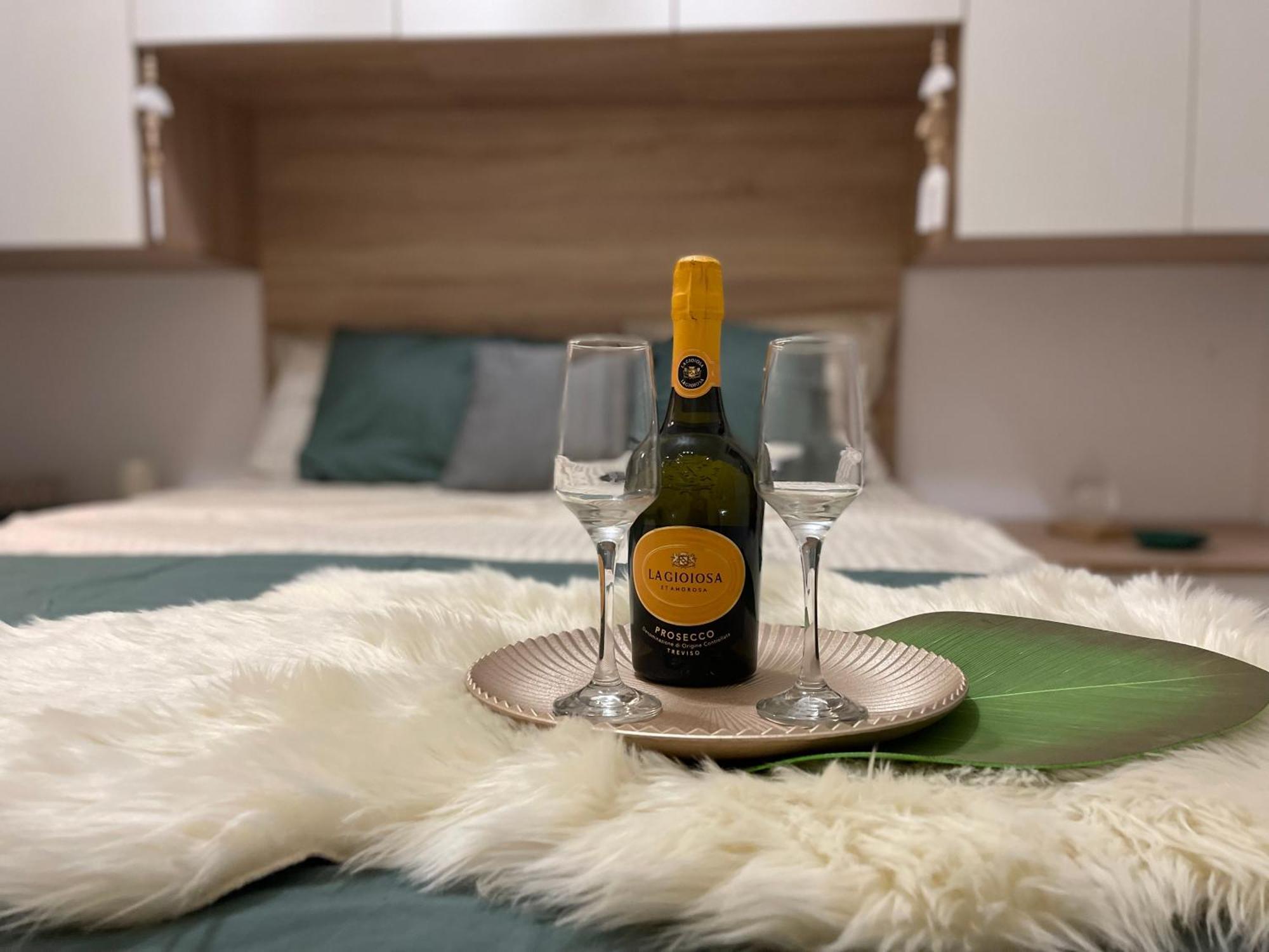 Radium Luxury Apartment Palace Букурещ Екстериор снимка